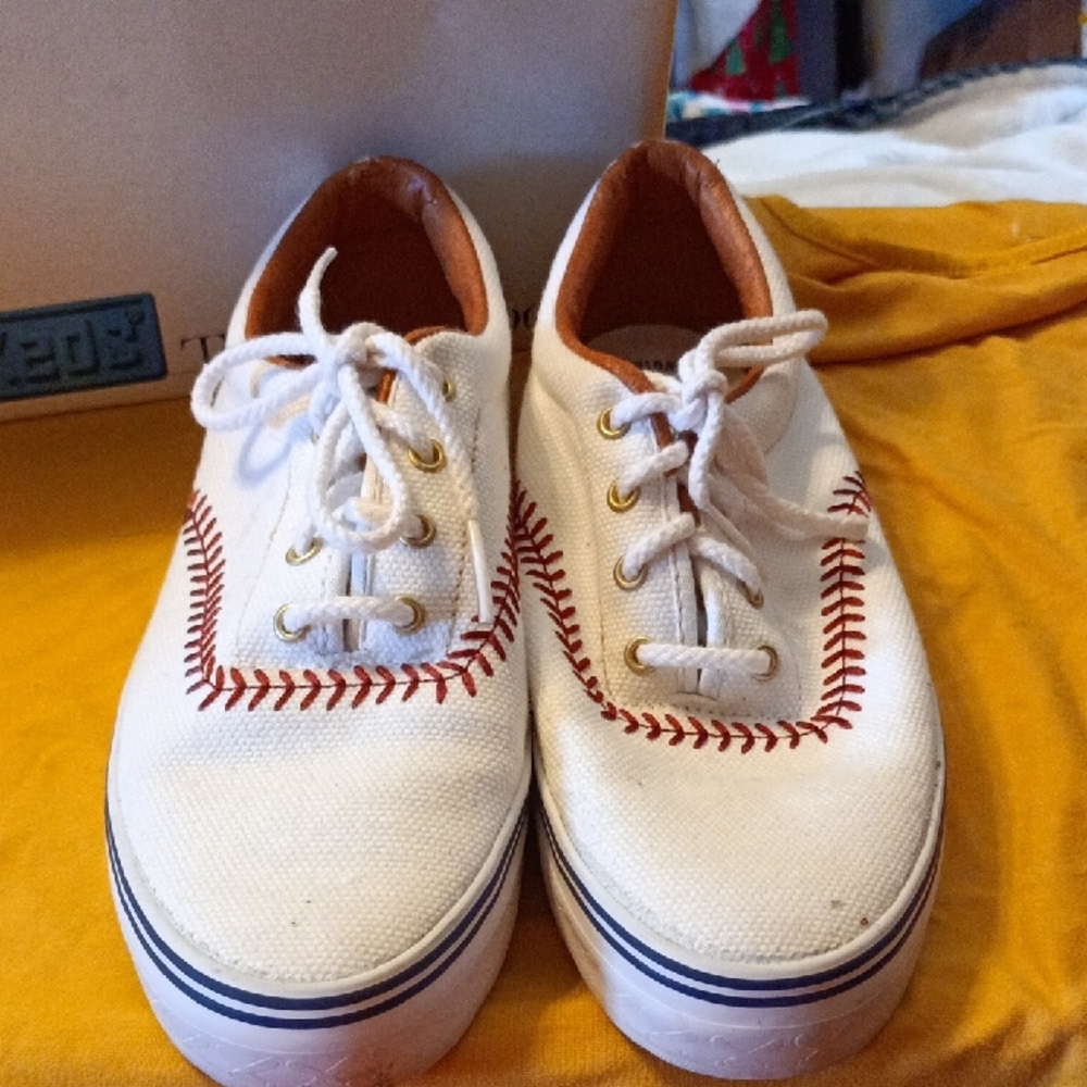 Women 1992 Keds Vintage Baseball Shoes Size 6 With Box